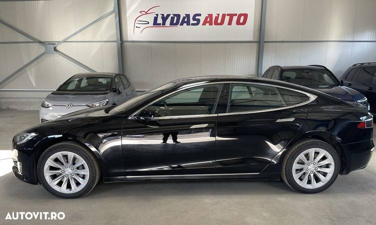 Tesla Model S - 2