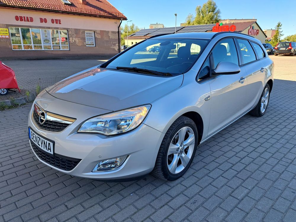 Opel Astra J 2010