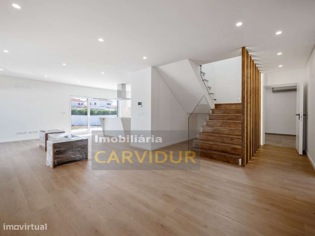 Moradia Ericeira a 12km V4 Nova em Lote com 730m2 e praia a 300m-6