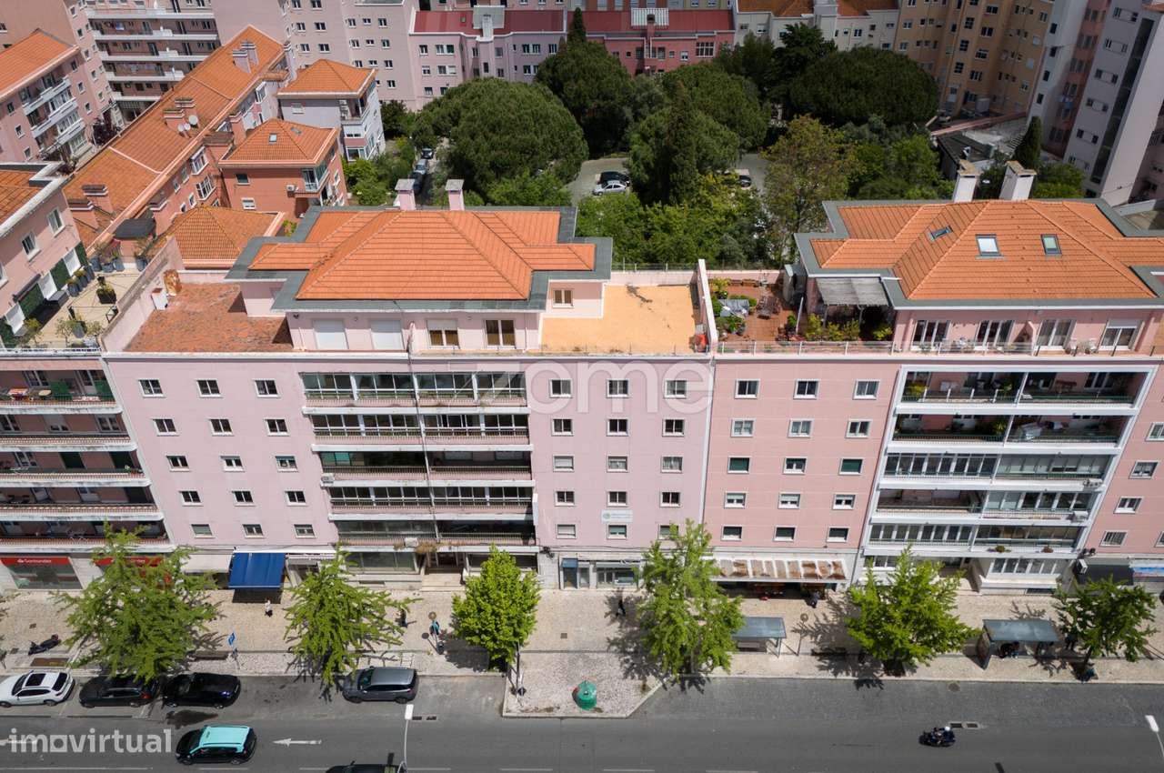 Apartamento Avenida Joao Xxi 6 R C Esq