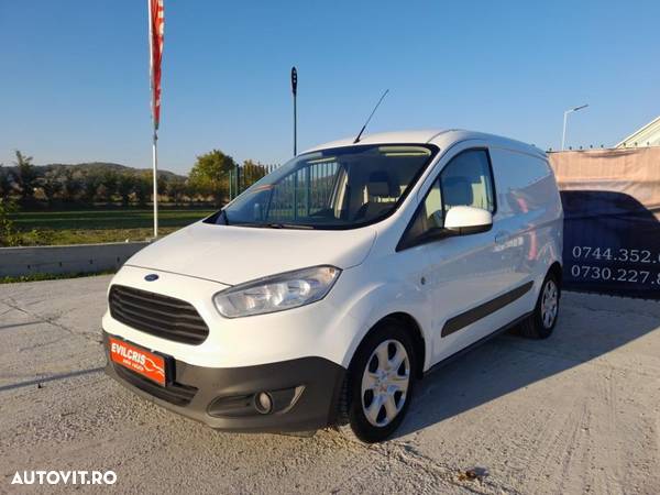 Ford Transit Courier - 19