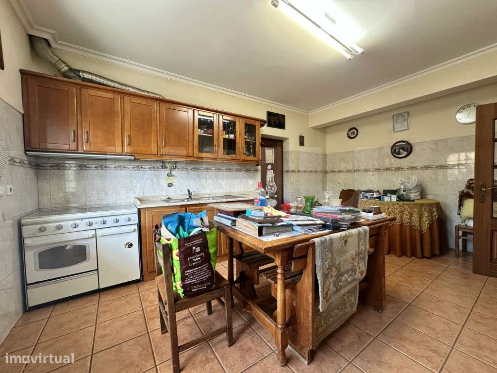 Venda Conjunta: Apartamento T2 com Garagem + Lote de Terreno (3050m...-8