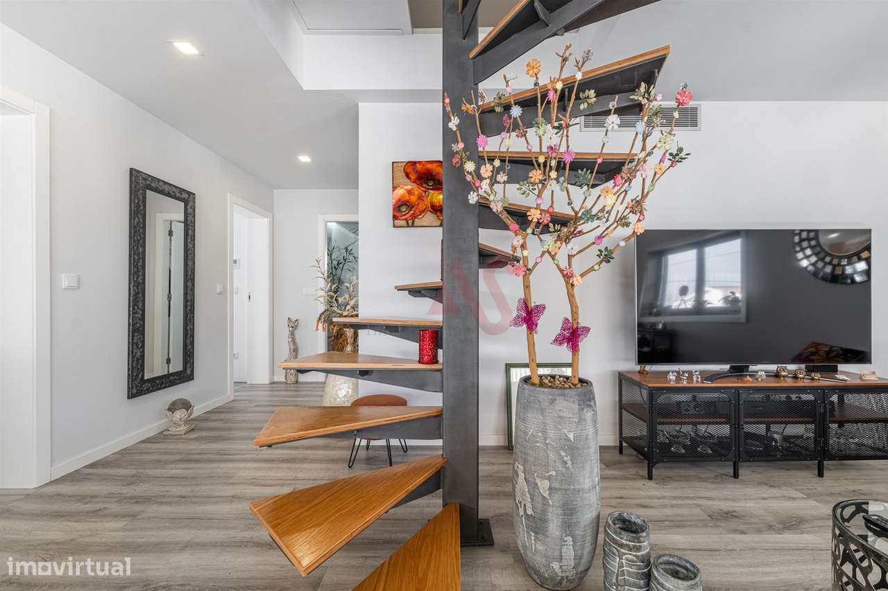 Moradia T3 Térrea Seminova no Centro de Vila Verde - Grande imagem: 5/35