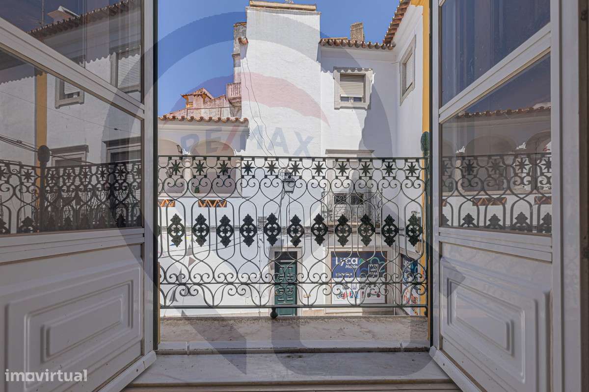 Moradia T3 Renovada no Centro Histórico de Évora – Charme Único-7