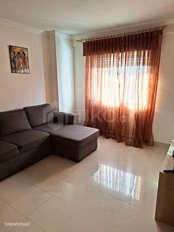 Apartamento T2 com elevador na Aldeia de Paio Pires-3