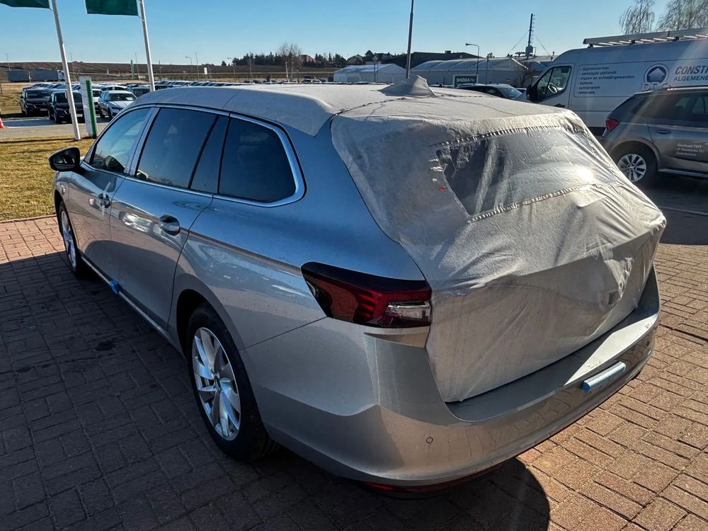 SKODA SUPERB Škoda Superb Combi Edition 130 2,0 TDI 193 KM 7-biegowa DSG 4x4