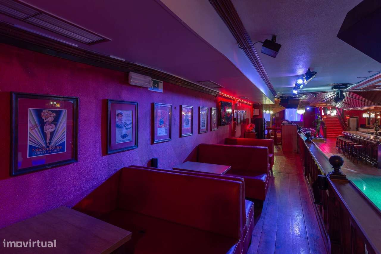 Imóvel Comercial Único à Venda - Referência Histórica no Coração do Es - Grande imagem: 4/22