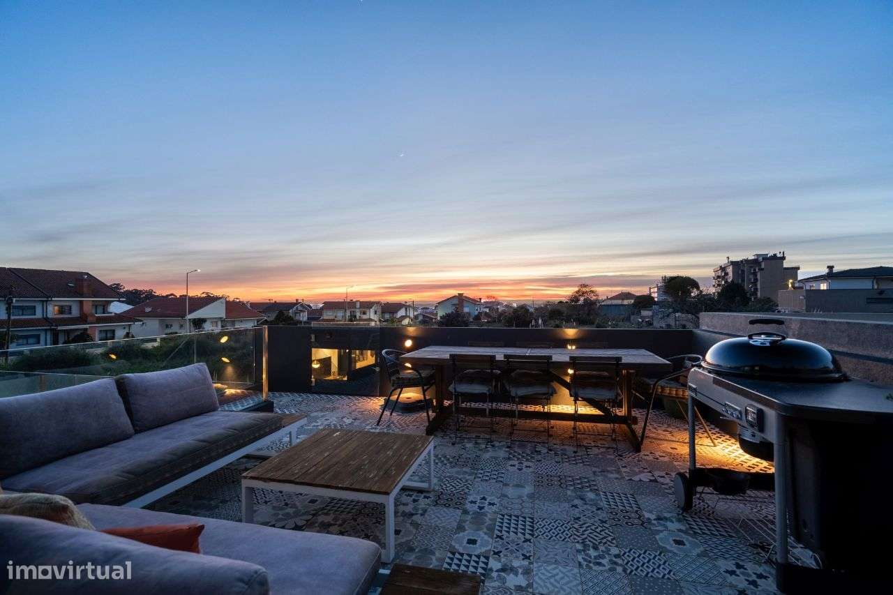 Moradia V3+1 totalmente renovada com vista mar-5