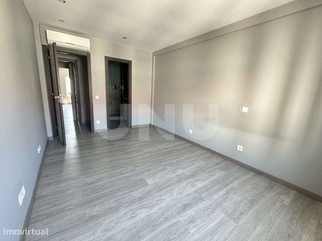 Apartamento T3 - Junto à Rotunda Europa-20