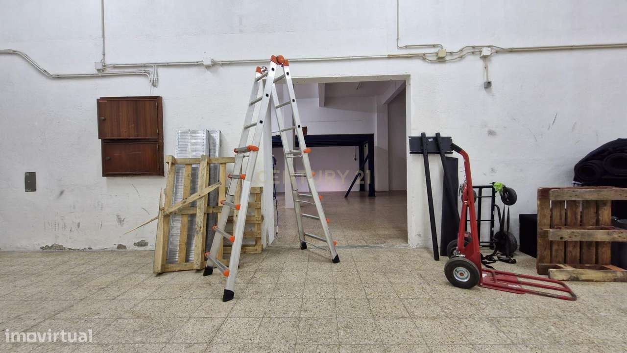 Garagem bem localizada-4