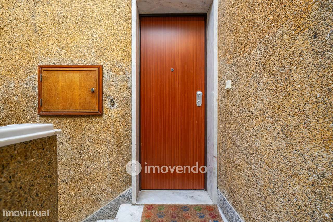 Apartamento T3 remodelado, com cozinha equipada, na Serra das Minas-38