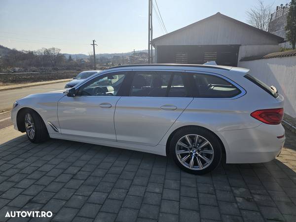 BMW Seria 5 520d Touring Aut. Sport Line - 2