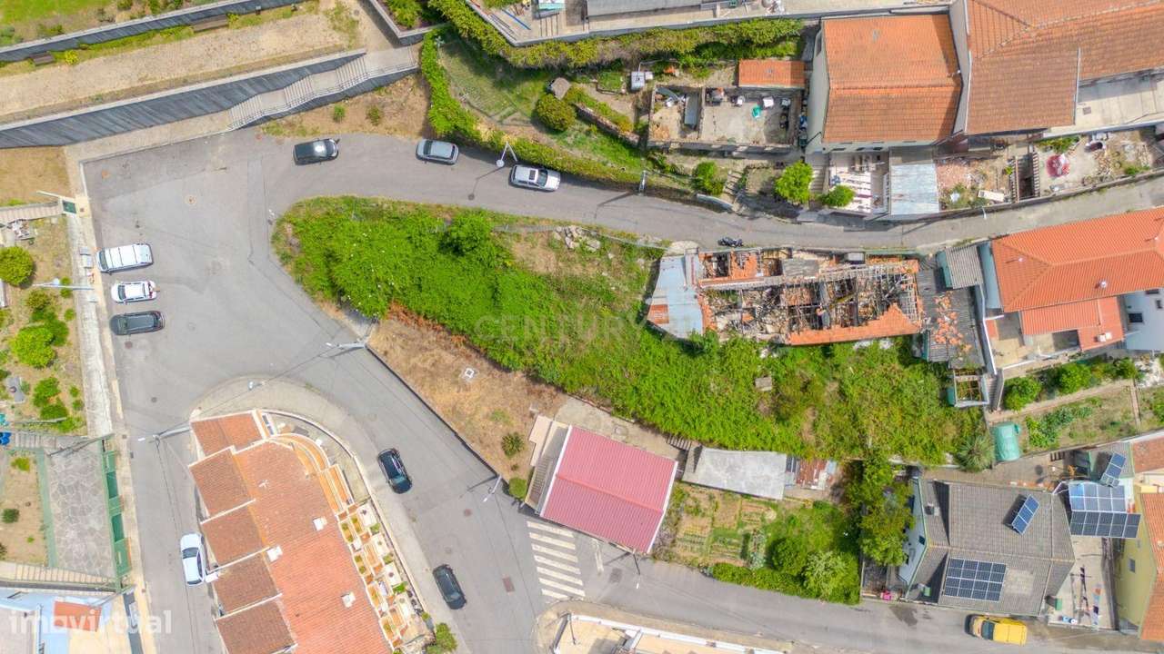 Terreno de 800 m² com Projeto Aprovado | Moradia T3 Contemporânea | Sã-32