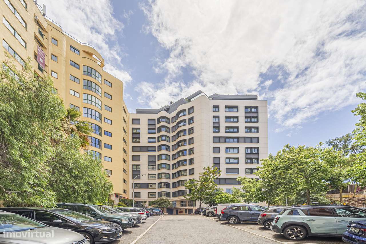 T4 | 183 m² | Miraflores | Vistas Monsanto + Rio-44