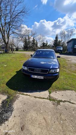 Audi A8 4.2 Quattro - 1