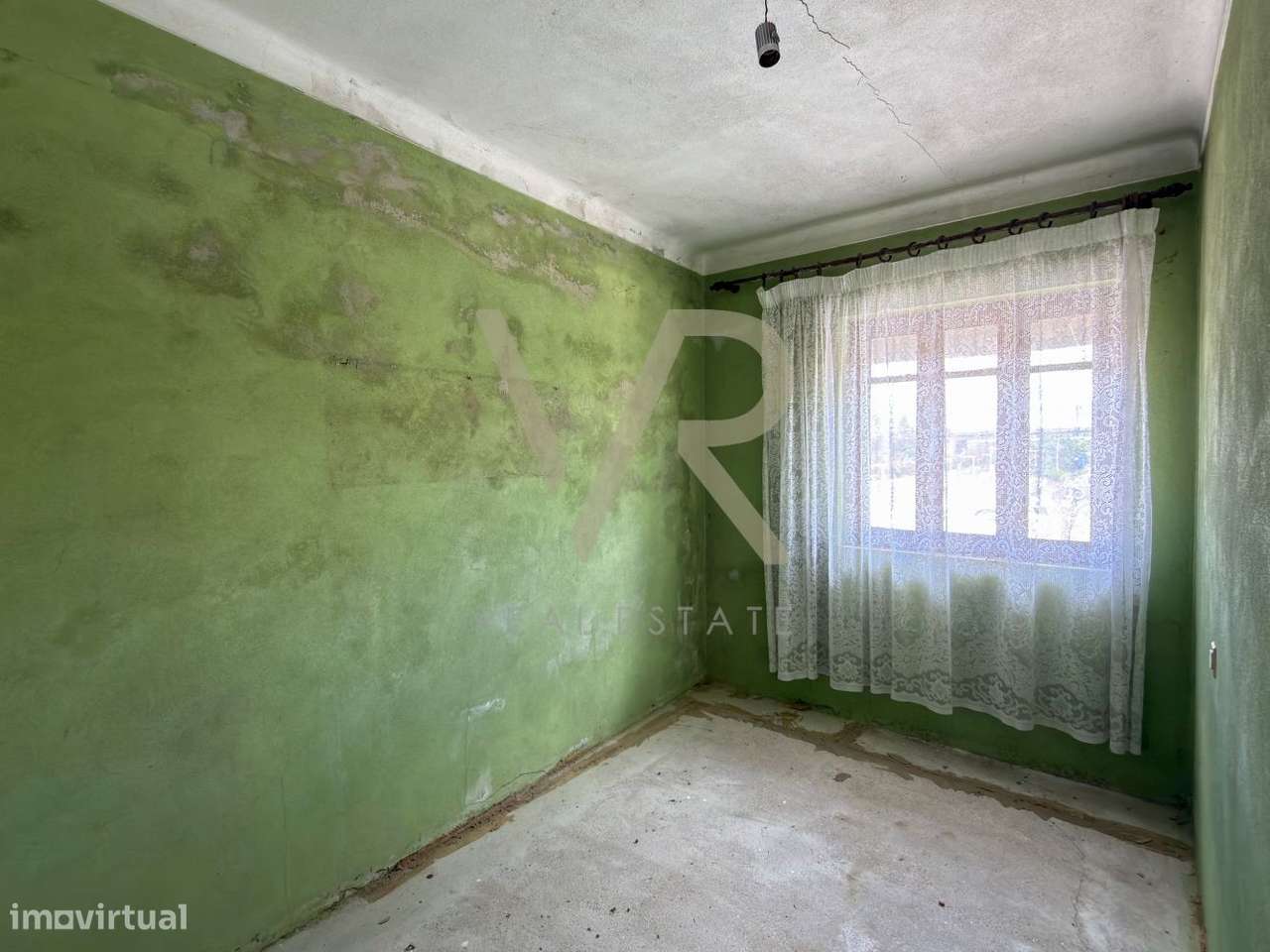 Moradia com Grande Potencial de Remodelação | Possibilidade de T5 |-34