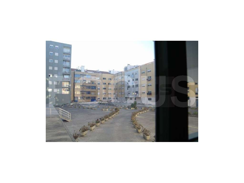 Loja para arrendamento na Avenida das Barrocas - Grande imagem: 1/7