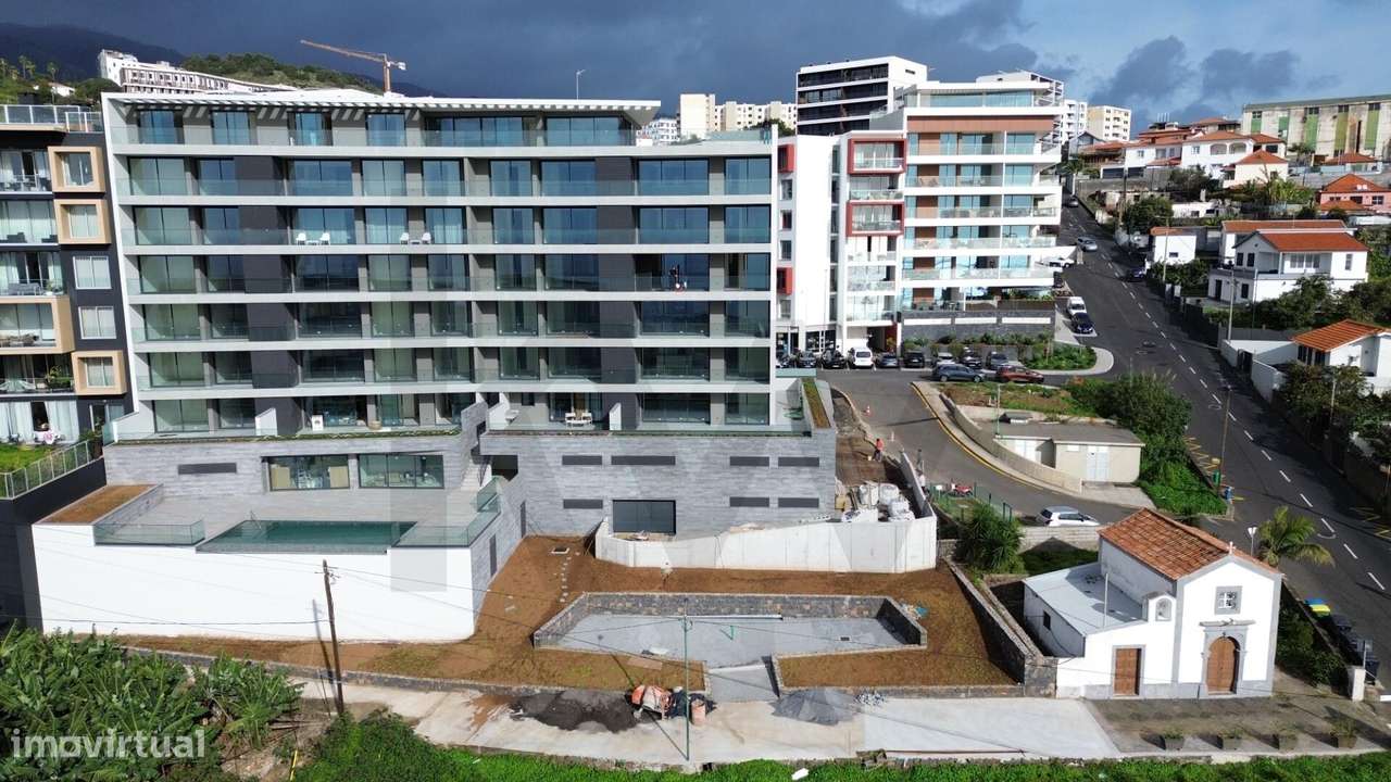 Situado No Amparo Funchal O Edificio Amparo Residences E Um Empree
