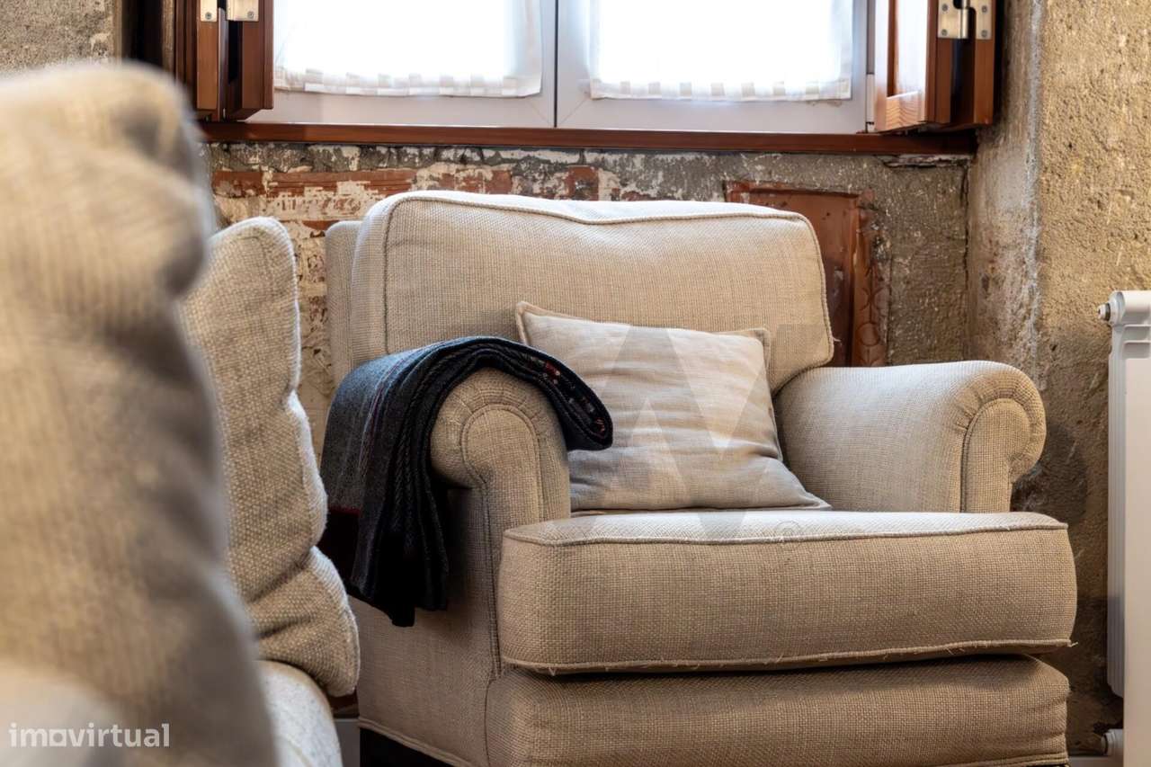 Moradia Familiar no Restelo, a Dois Passos do Tejo – Arrendamento Mobi - Grande imagem: 5/25