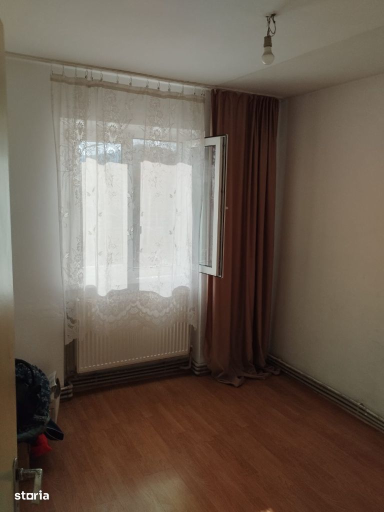 Vand apartament 2 camere în Deva, zona Dorobanti-36mp