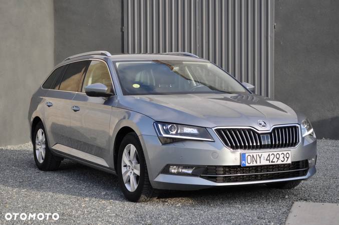 Skoda Superb 2.0 TDI Ambition - 8