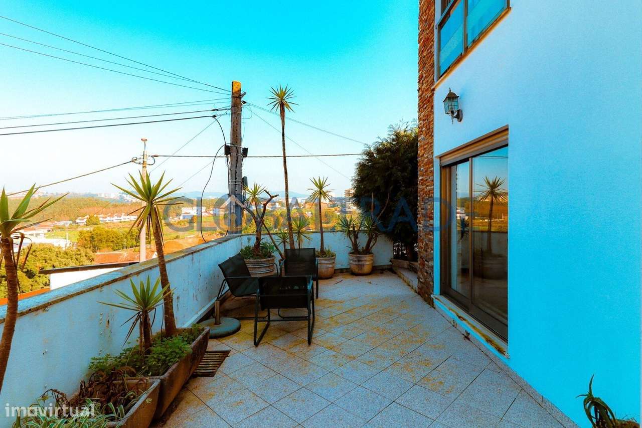 Moradia T3 com Terraço em Valbom-7