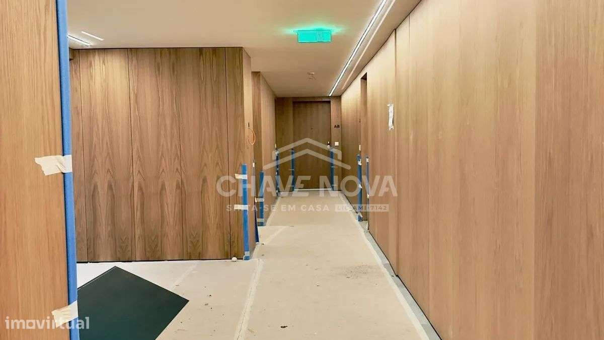Apartamento T1 Novo c/ lugar de garagem-Oporto Luxury Residences-11