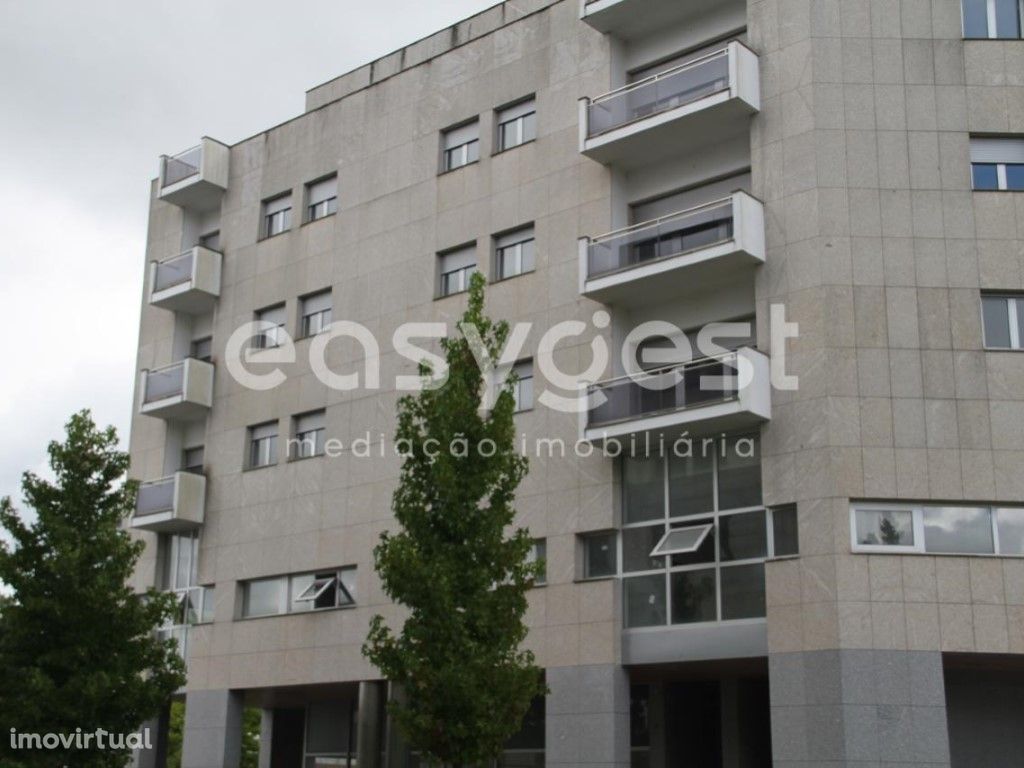 Apartamento T3 no Empreendimento Euro...