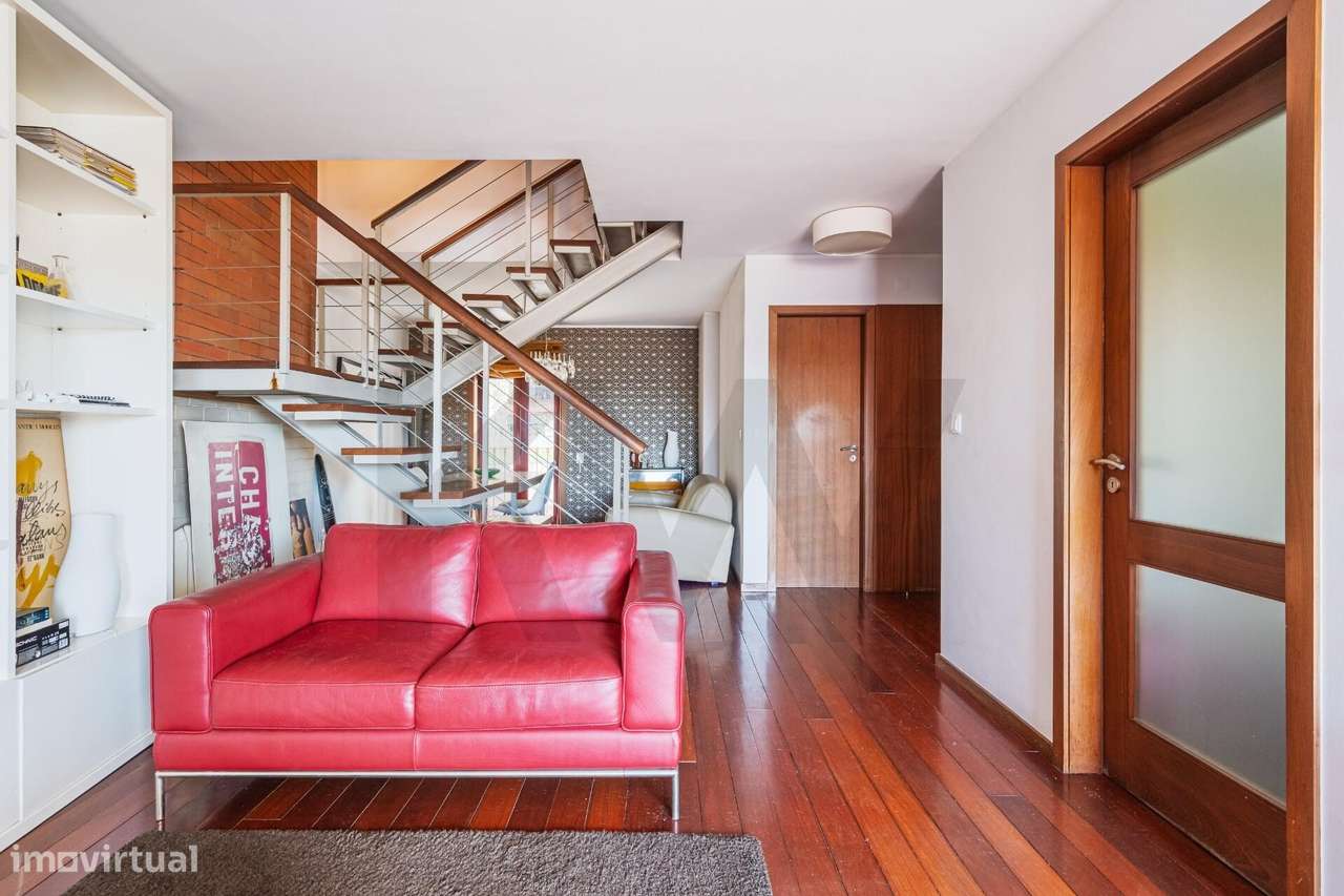 Apartamento T3 Duplex Para Venda Nas Virtudes Com Vista Rio