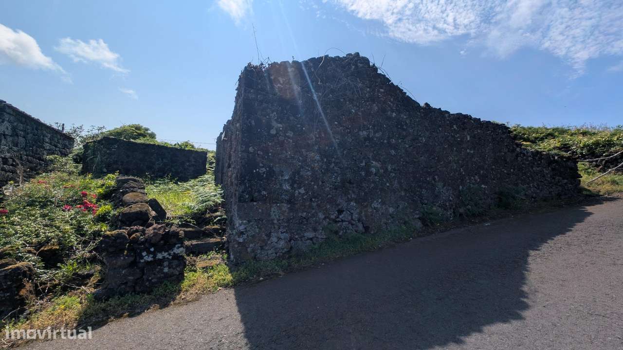 Ruína com Potencial Turístico e Vistas Deslumbrantes na Ilha do Pico-26