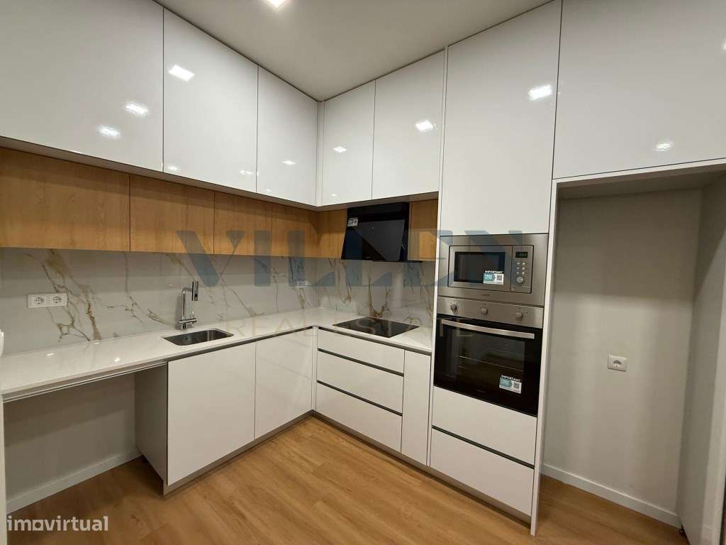 Apartamento T2 com Entrada Privativa e Garagem na Maia-11