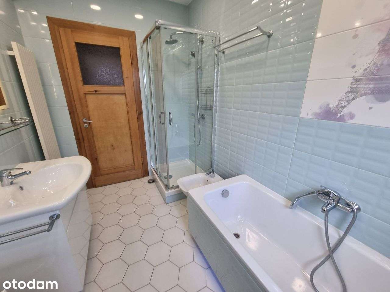 Piękna willa z dużą działką w samym centrum!-11