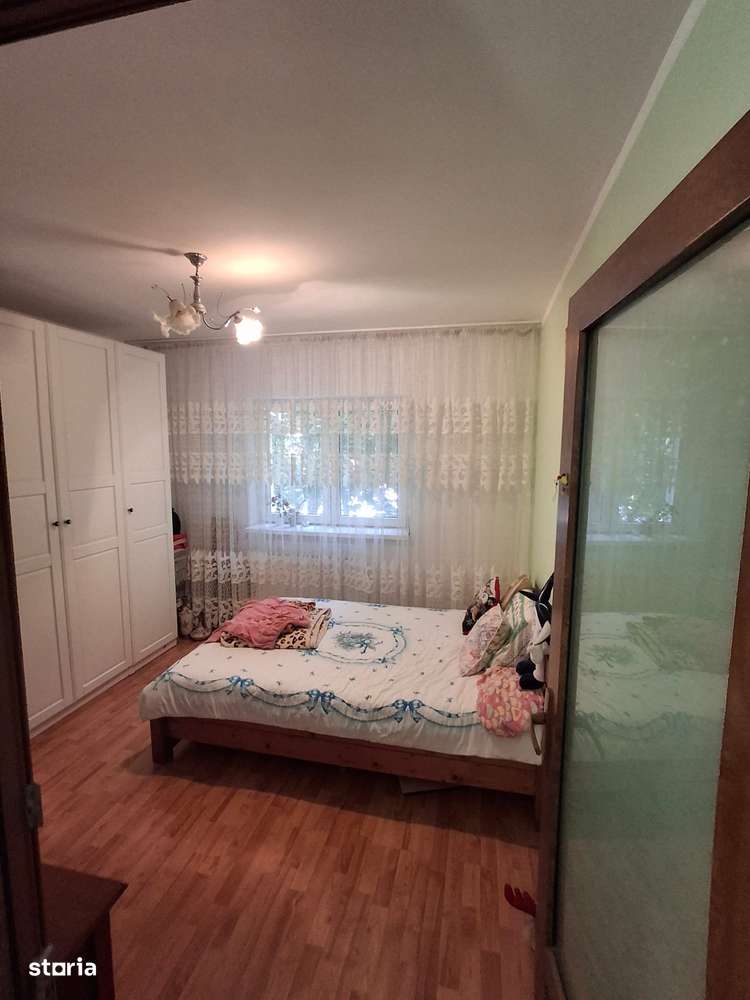 Colentina - Doamna Ghica, bloc 1990, etaj 1-8