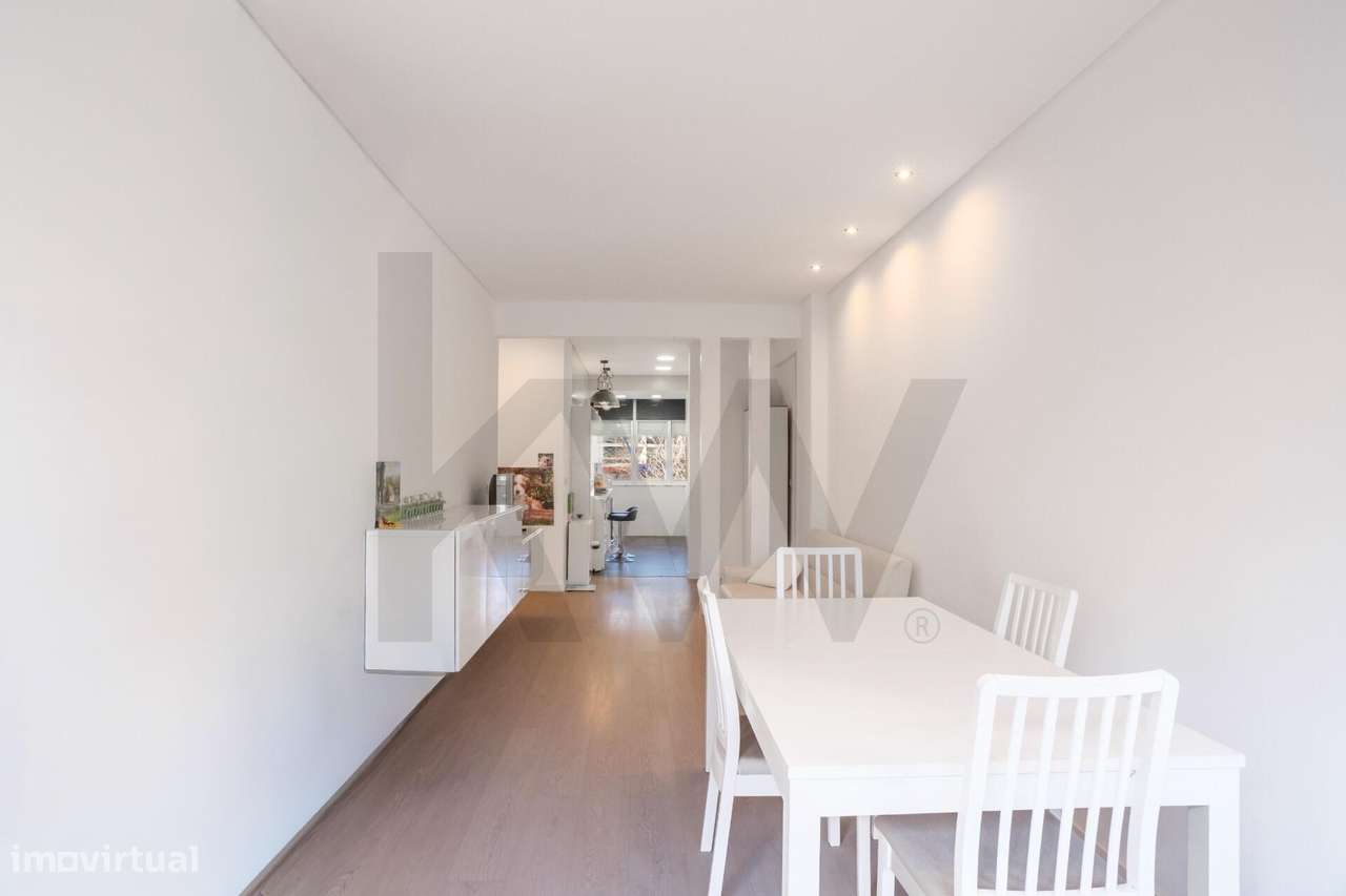 T2 Luminoso e Remodelado na Figueirinha, Oeiras – A 10 min da Praia - Grande imagem: 4/23