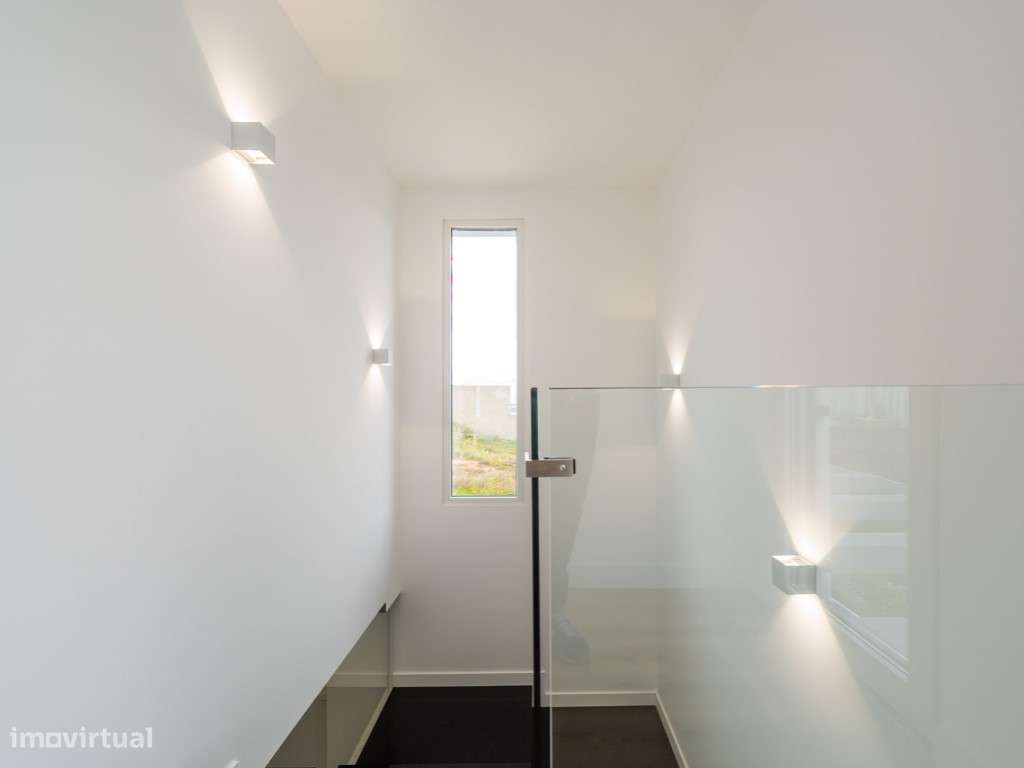 MORADIA NOVA T4 COM PISCINA - SERRA DE CASAL DE CAMBRA-49