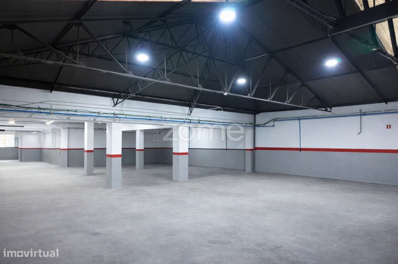 Propriedade de Grande Dimensão com Habitação e Área Industrial-5