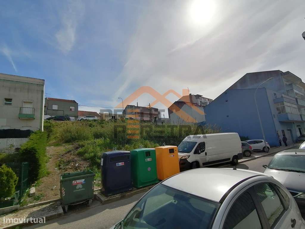 Terreno com viabilidade de construção de edifício com doze fogos, s... - Grande imagem: 4/5