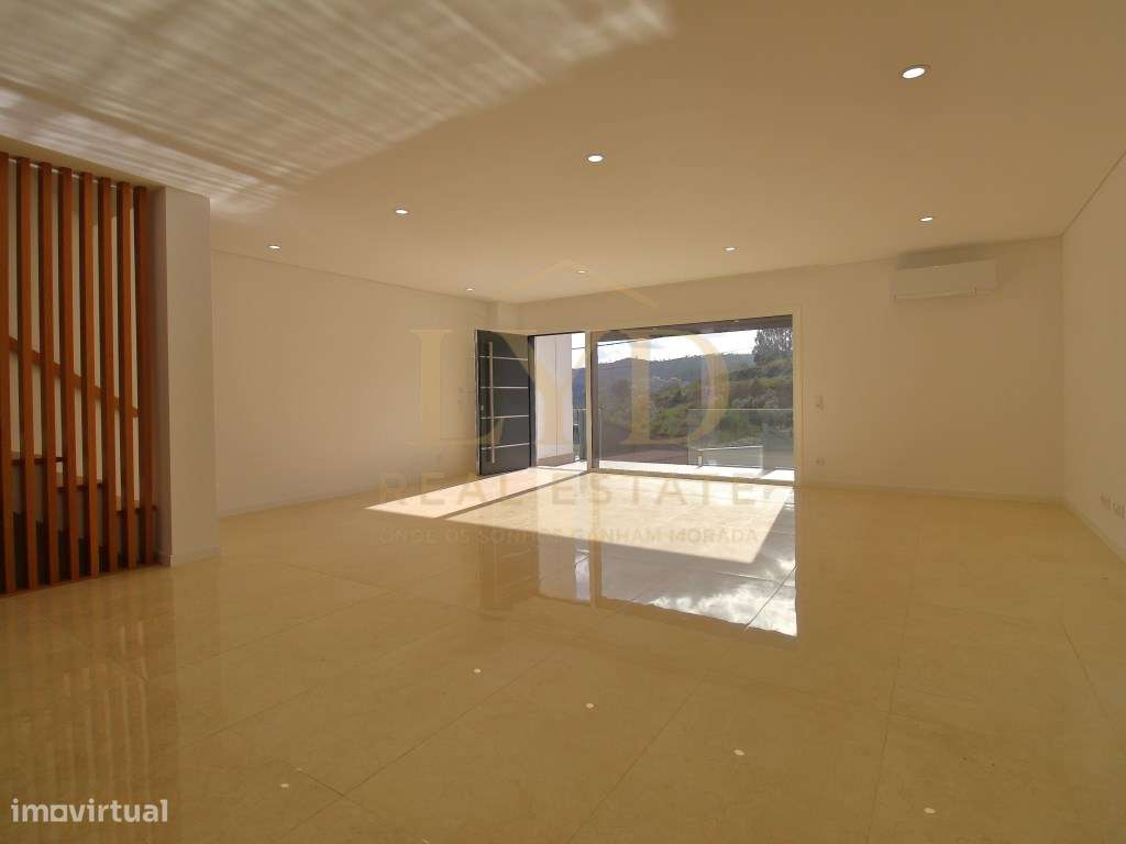 Moradia T3 + 1 Recezinhos (S.Mamede) - Grande imagem: 4/26