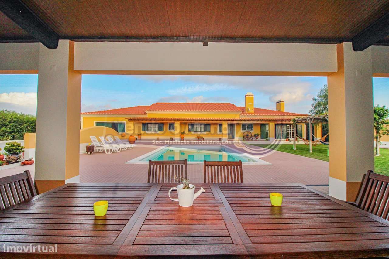 Moradia de luxo de tipologia T4+1 em Benavente (B561) - Grande imagem: 3/36