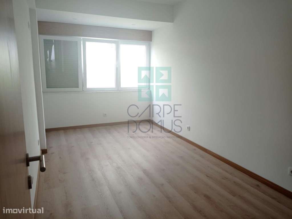 Apartamento T2, totalmente remodelado, Casal de São Brás - Amadora-13