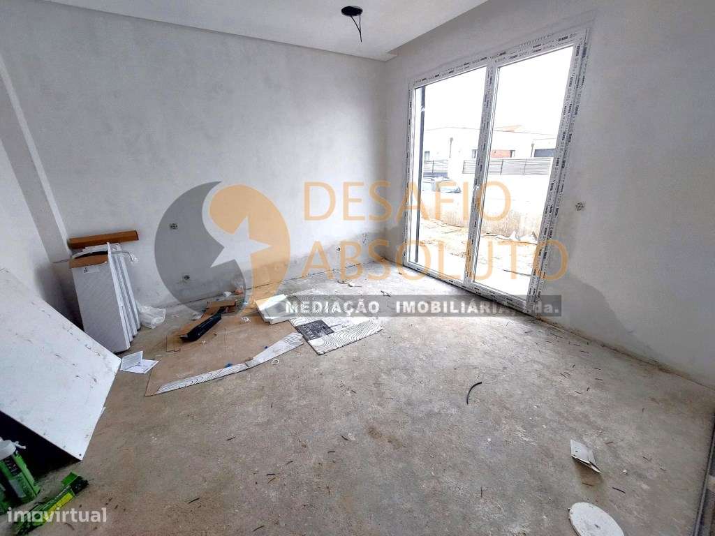 Moradia Isolada Térrea T4, com Piscina e Garagem. Azeitão-15