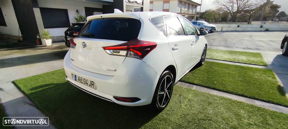 Toyota Auris 1.8 HSD Comfort +P.Sport+Navi - 10