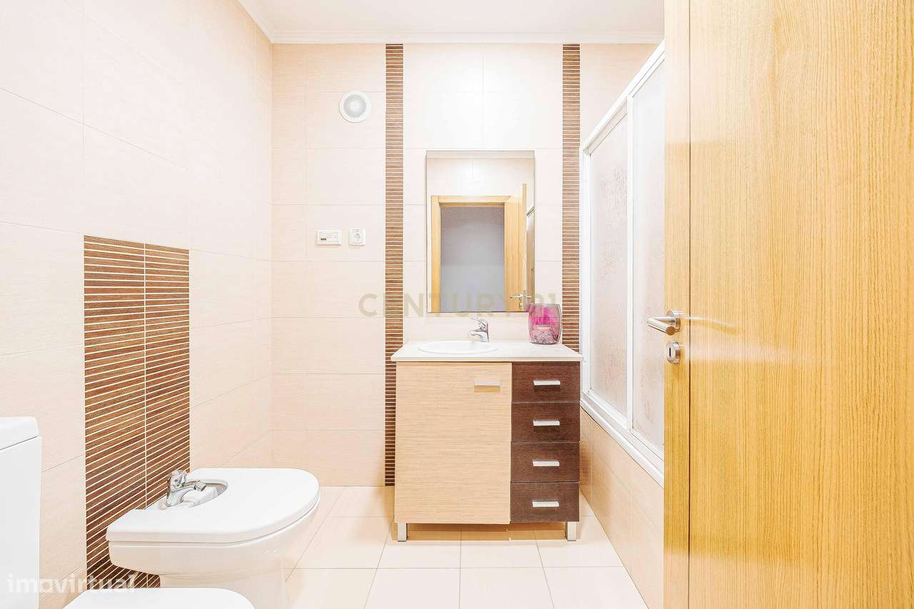 T2 em Caneças com Terraço,  logradouro  e 2 Parqueamentos-23