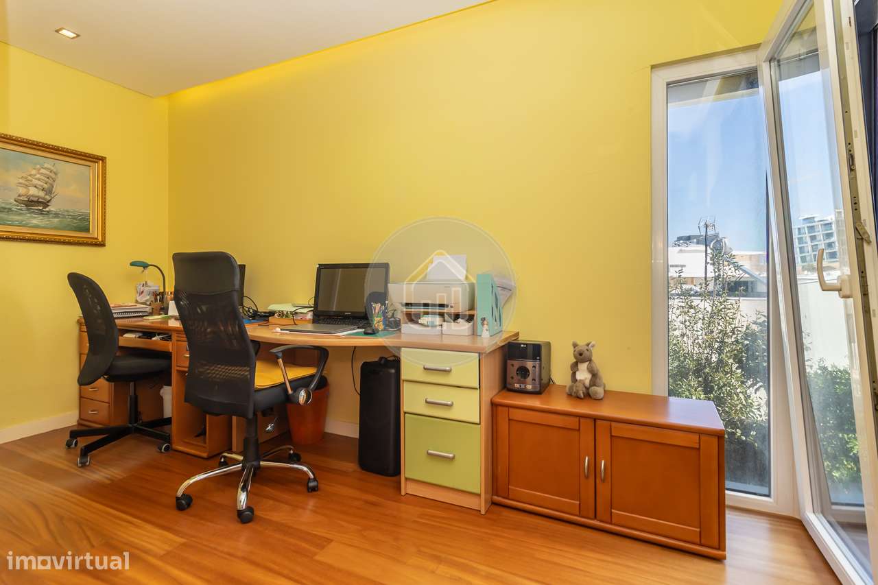 Moradia V5+1 | Piscina, vista mar e jardim | Porto Salvo, Oeiras-19