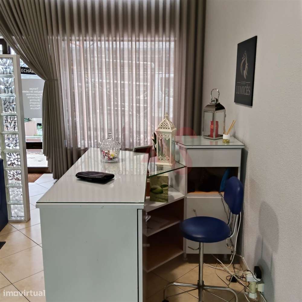 🏢 Loja no Rés do Chão com Possibilidade de Conversão em T2 Dup - Grande imagem: 2/24