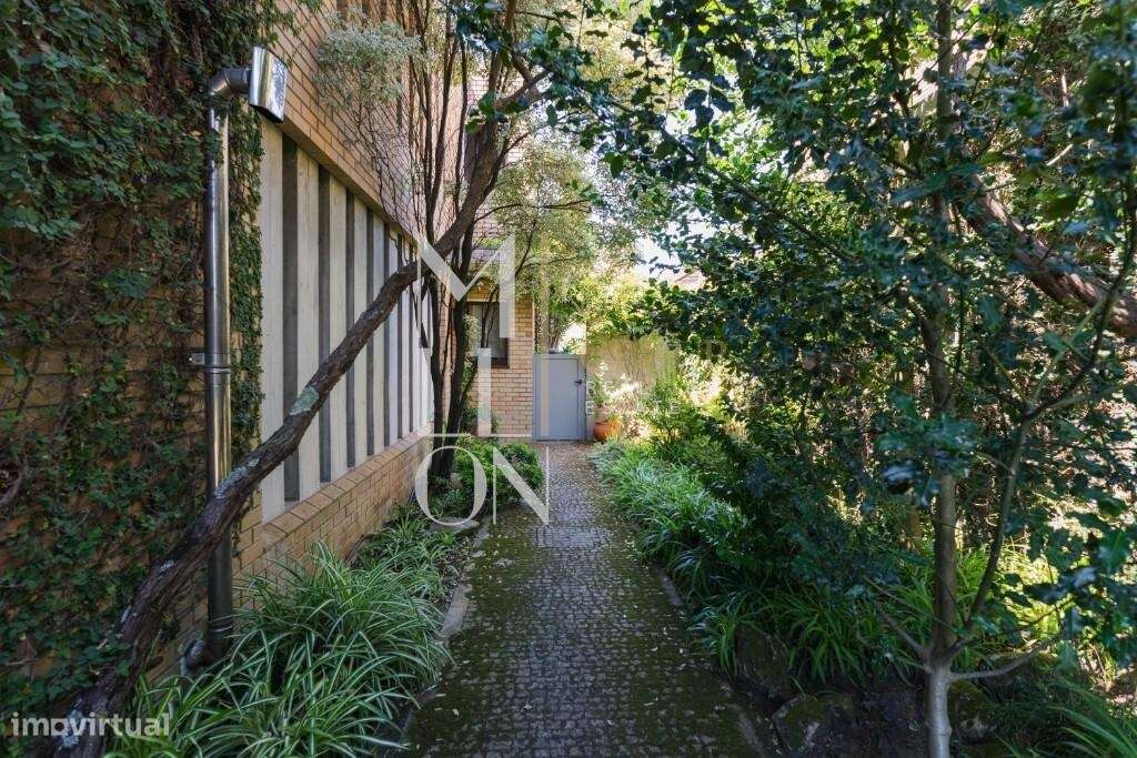 Moradia com 4 Frentes, Jardim e Garagem – Perto do Mar - Grande imagem: 5/45