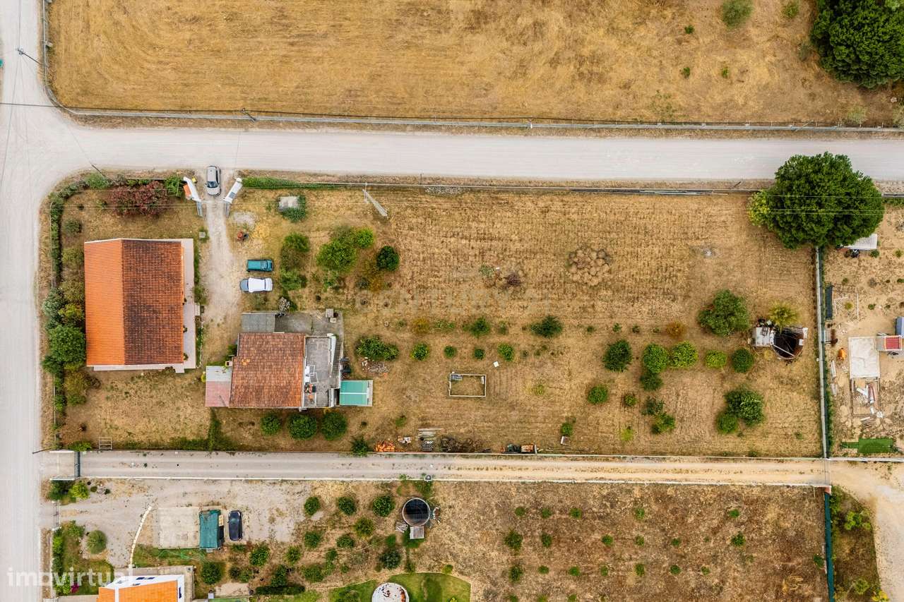 Moradia térrea T3 impecável num terreno de 3954m2 e anexo em Azeitão - Grande imagem: 5/42