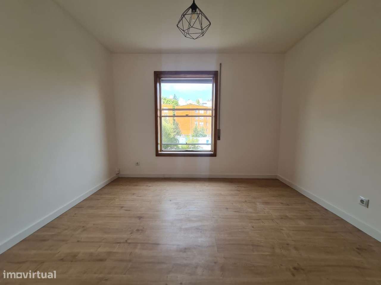 Apartamento T4 com suite e garagem  – em frente ao Metro Pedro Hispano-10