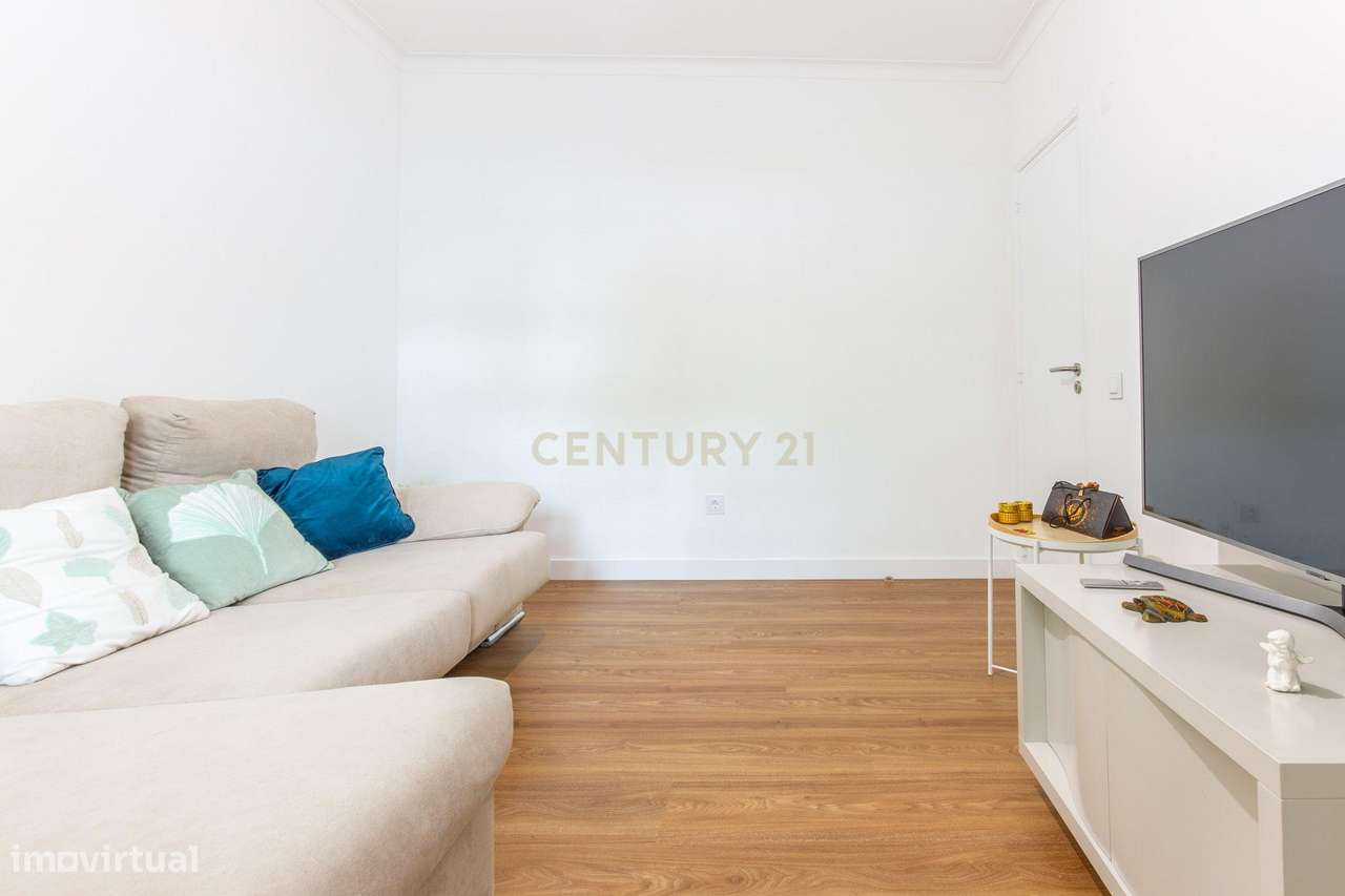 Apartamento originalmente T3, convertido em T2 (mas facilmente reversí-9