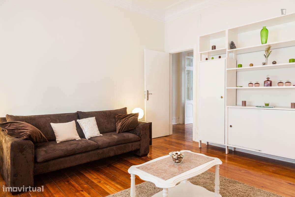 Apartamento com 3 quartos - localizado em Rato Lisbon - Grande imagem: 2/10